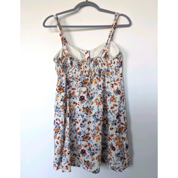 Floral ditsy dress with bra and adjustable straps - Picture 2 of 2